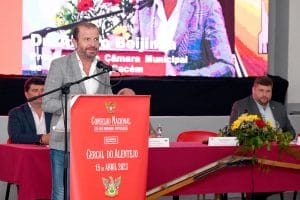 Presidente da Câmara Municipal, Álvaro Beijinha, na intervenção do Conselho Nacional da Liga Nacional de Bombeiros