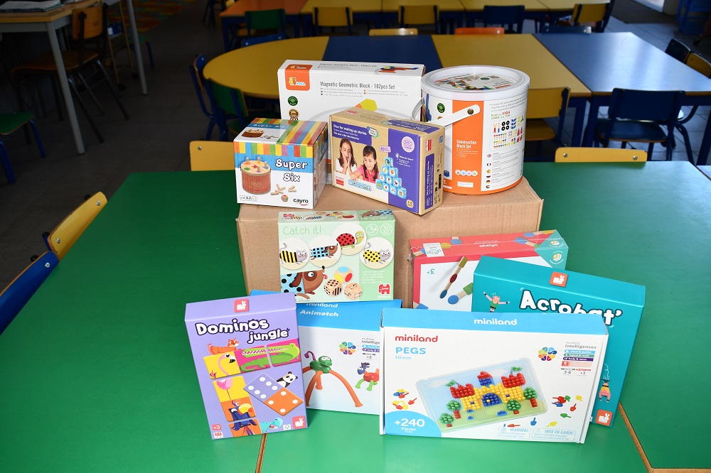 entrega de material escolar
