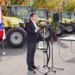 entrega de tratores a 12 municípios do Alentejo